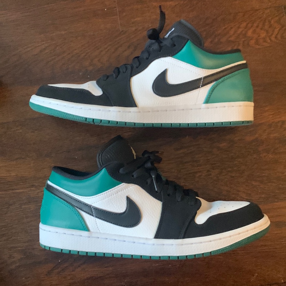 Nike Jordan 1 Low Mystic Green - Size 11